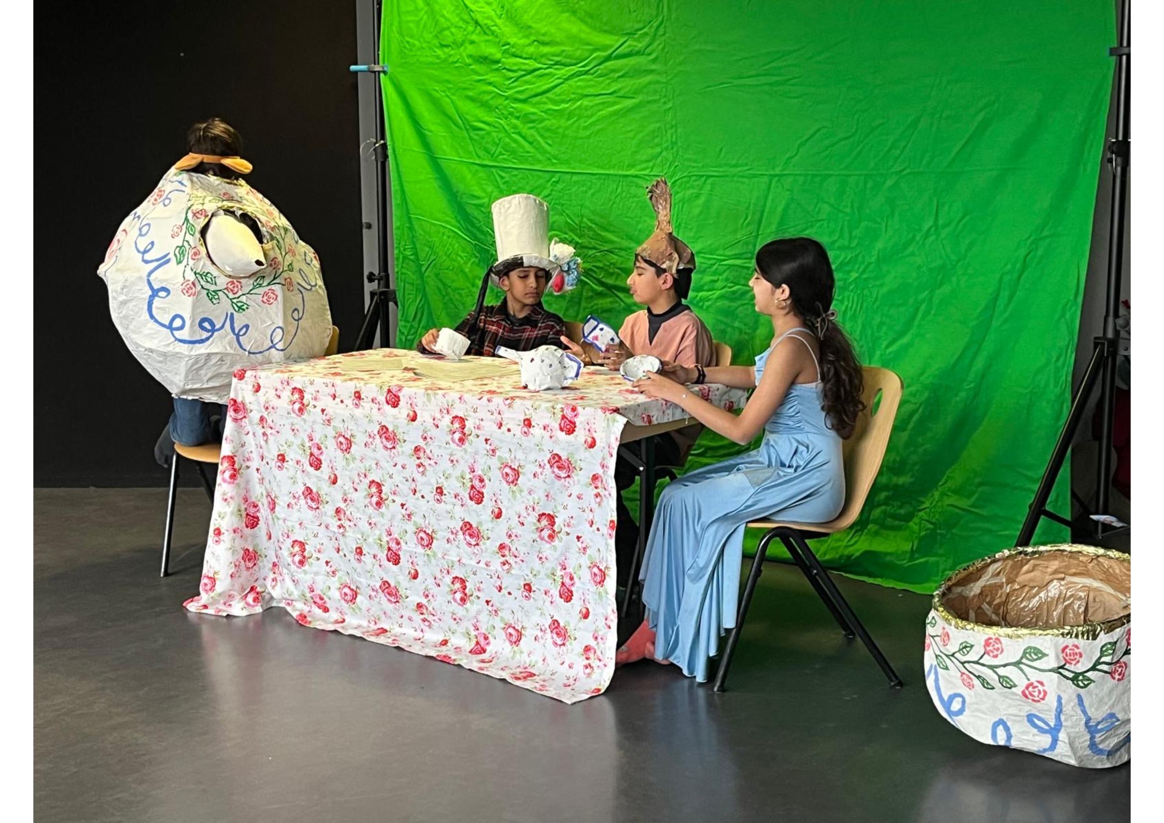 tinywow Alice in Wonderland 3 87701827 1